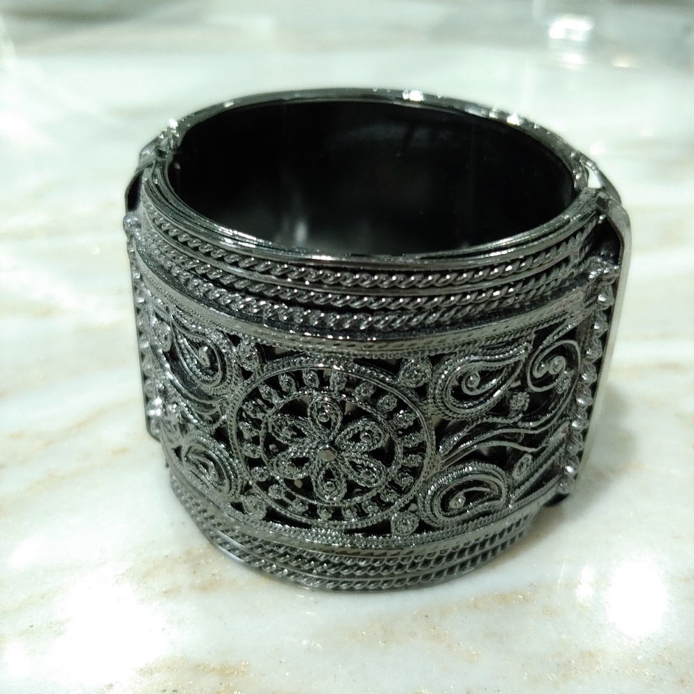 Cuff bracelet